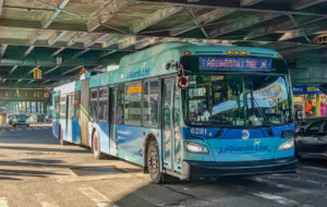 2020 New Flyer XD60 6281 on the Q70 SBS November 2022 Metropolitan Airport News