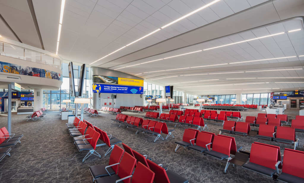 LGA Gateway Partners Announces Opening of Second Pedestrian Skybridge at New LaGuardia Terminal B New York Airport 2021JG26 501 Metropolitan Airport News