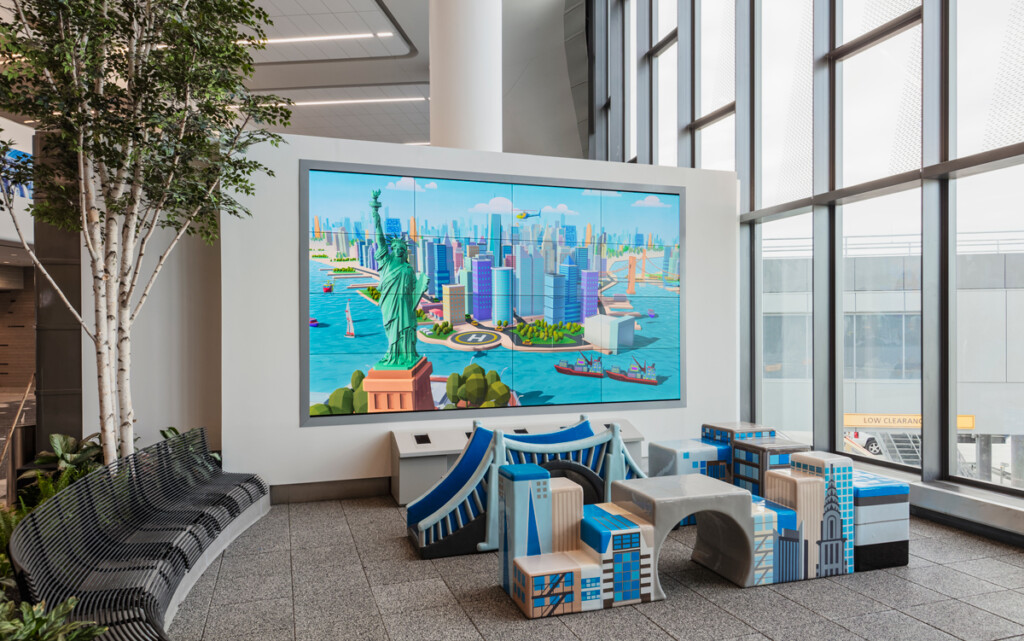 LGA Gateway Partners Announces Opening of Second Pedestrian Skybridge at New LaGuardia Terminal B New York Airport 2021JG26 504 Metropolitan Airport News