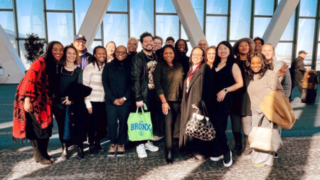 Holiday Pop-Ups Debut at LGA Terminal B LaGuardia Gateway Partners’ Kareena Phillips (far left) poses with Susan Van Brackle (front row, far right) and many of the talented local vendors.