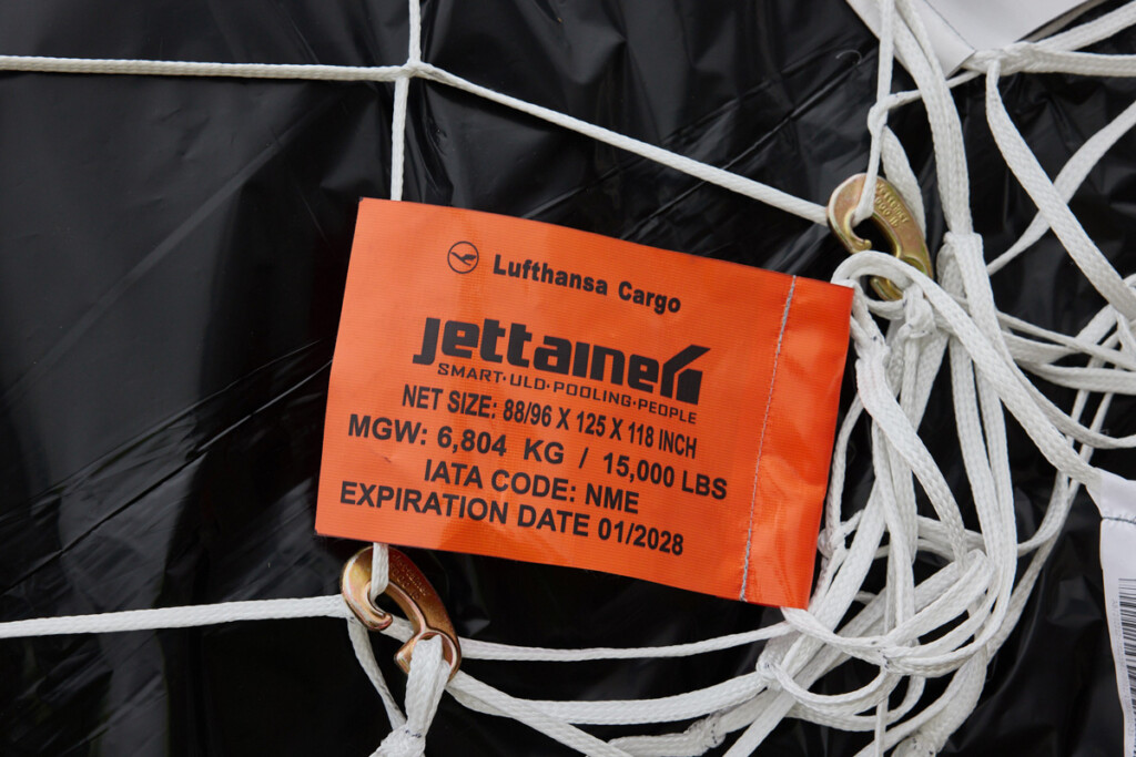 Lufthansa Cargo Is the First Airline to Consistently Use Lightweight Transport Nets for Freight Pallets New York Airport Lufthansa Cargo Is the First Airline to Consistently Use Lightweight Transport Nets for Freight Pallets