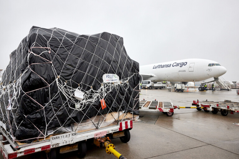 Lufthansa Cargo Is the First Airline to Consistently Use Lightweight Transport Nets for Freight Pallets Lufthansa Cargo Is the First Airline to Consistently Use Lightweight Transport Nets for Freight Pallets