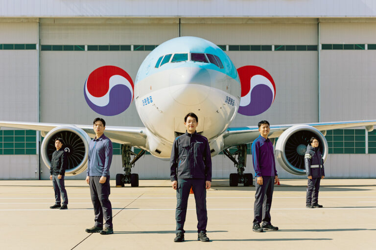 Korean Air to Roll Out Eco-Friendly Uniforms for Maintenance, Aerospace and Cargo Teams Korean Air to roll out new eco-friendly uniforms for maintenance, aerospace and cargo teams