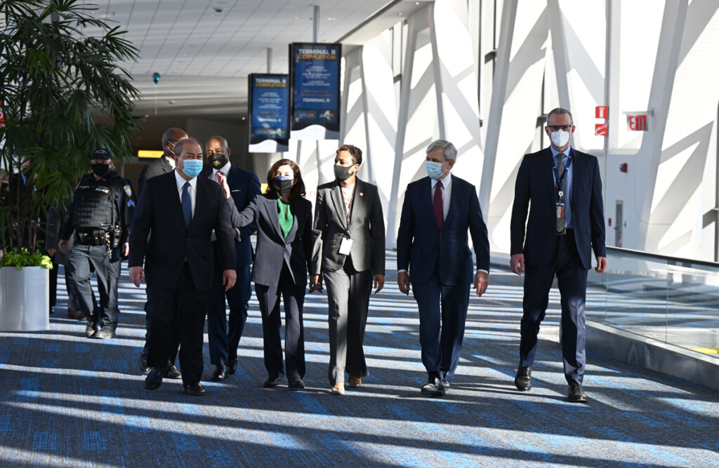 LGA Gateway Partners Announces Opening of Second Pedestrian Skybridge at New LaGuardia Terminal B New York Airport 51846394756 a7a6b56dac o Metropolitan Airport News
