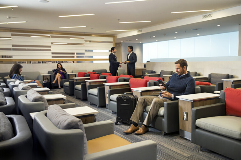 American Airlines Reinstates Hot Food Service in Lounges AMERICANAdmiralsClub customer lounge Metropolitan Airport News