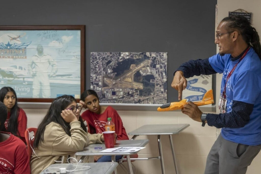 Dr. Billy Metallinos, a professor at York, leading a class on the basics of flight.
