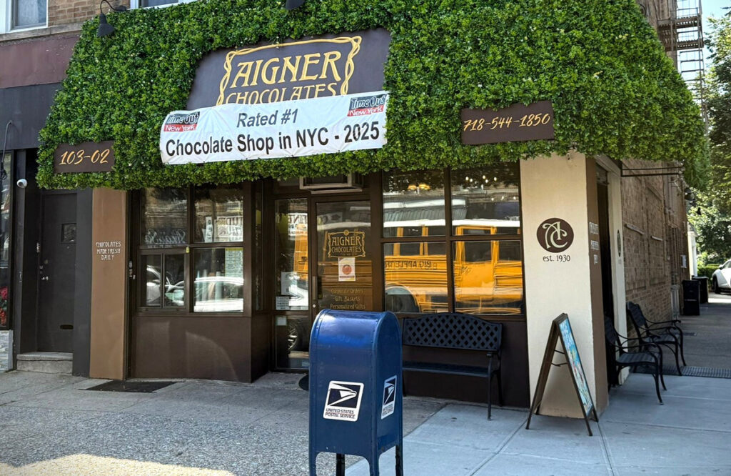 Aigner Chocolates New York Airport Aigner Chocolate -T6 Concession at JFK Airport