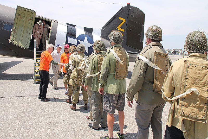 A Flight To Remember New York Airport Airpower Museum Republic Airport D Day 010 Metropolitan Airport News