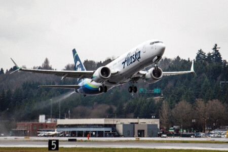 After 16 Months of Drought, Boeing Sells More Airplanes Than Gets Cancellations An Alaska 737-9 departs Boeing Field.
