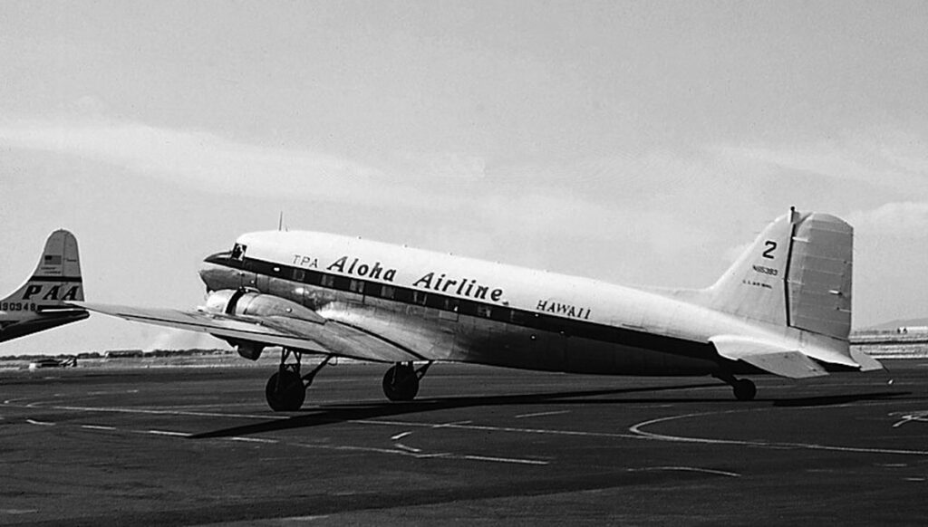 Aloha Airlines: The Spirit of Hawaii New York Airport Aloha Airlines - Douglas DC-3
