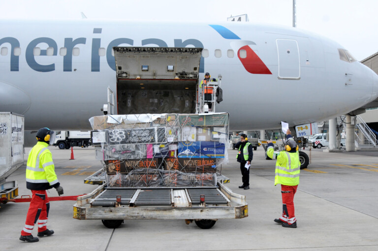 American Airlines Cargo Boasts a Blooming History Transporting Fresh Flowers American Airlines Cargo Boasts a Blooming History Transporting Fresh Flowers