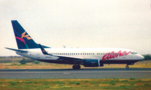 Boeing 737-700 in Bird of Paradise Colors.