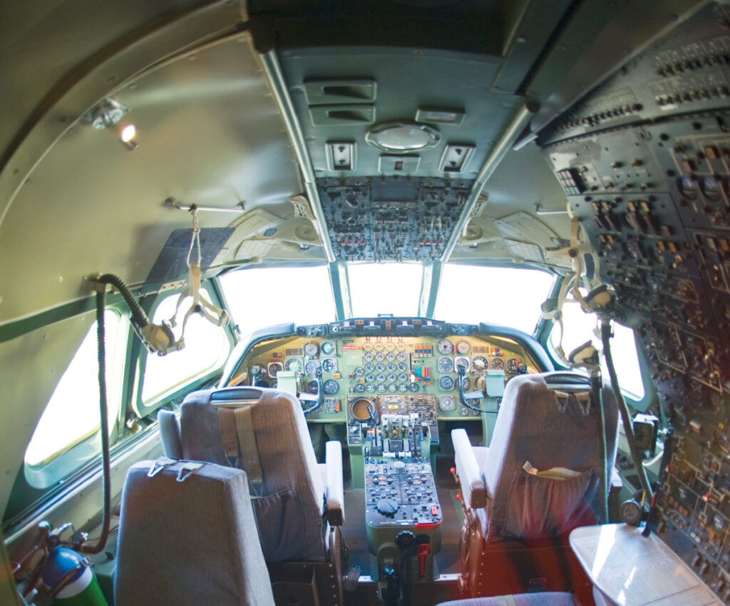 The Convair 990: American Airlines Quest for Transcontinental Speed New York Airport Cockpit Convair Coronado Luzern Metropolitan Airport News