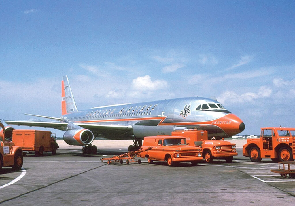 The Convair 990: American Airlines Quest for Transcontinental Speed New York Airport American Airlines Convair 990 (N5609) in Dallas, 1962.
