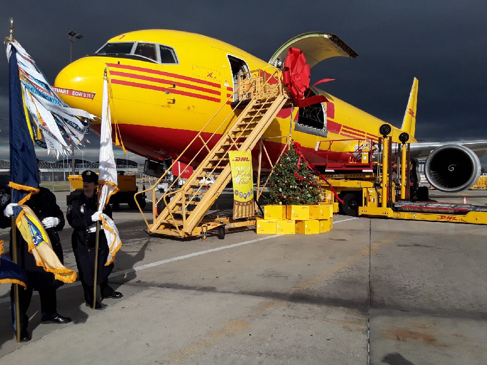 DHL at JFK Delivers Holiday Cheer to U.S. Troops Overseas New York Airport DHL JFK Operation Holiday Cheer