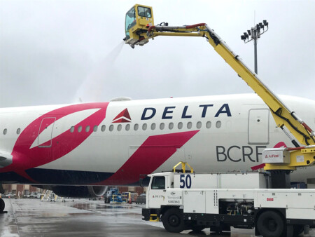 Delta Invests Millions In Innovative De-ice Tools, Training and Additional Resources Delta De ice 1 Metropolitan Airport News