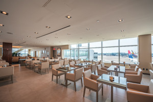 Emirates Welcomes Passengers to Its Newly Refurbed Lounge at JFK Airport New York Airport EMIRATES 2018 0806 125631 9161 JCM HDR 1 Metropolitan Airport News
