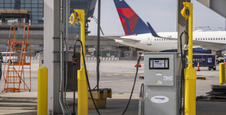 Eight Dual-Port Chargers at Terminal 4 Will Power Delta Air Lines’ Electric Airport Ground Support Equipment Eight Dual-Port Chargers at Terminal 4 Will Power Delta Air Lines’ Electric Airport Ground Support Equipment
