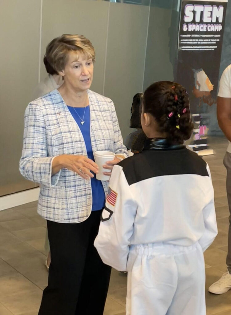 An Evening with NASA Astronaut Eileen Collins New York Airport Eileen Collins Photo C. Gonzolez Metropolitan Airport News