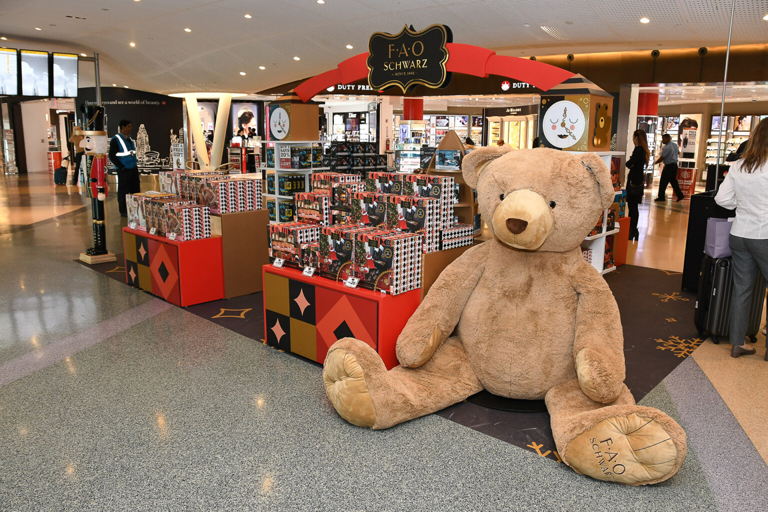 FAO Schwarz’s First-Ever Airport Store Opens at JFK Airport T4 FAO-Schwarz JFK Airport T4 New York