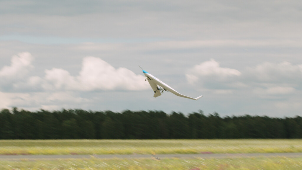 Flying V Stills 07 Metropolitan Airport News
