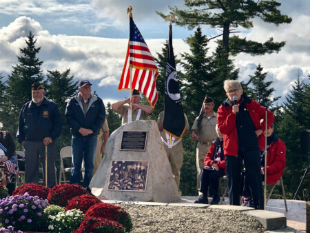 Freeport-flag-ladies-WAA-monument