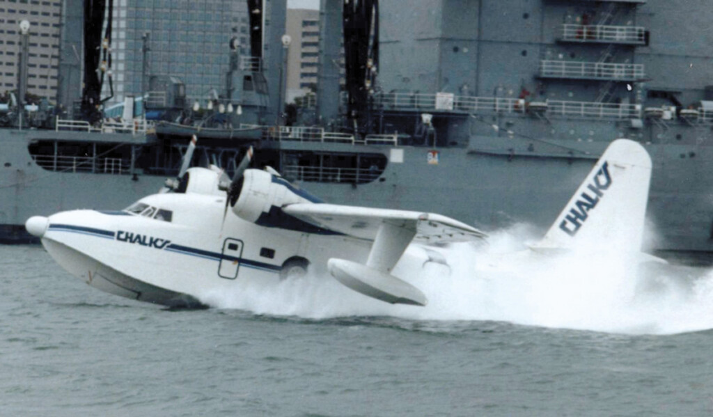 Grumman’s Amphibious Passenger Haulers New York Airport Chalk’s International Airlines Albatross arriving in
Miami Harbor from Nassau, Bahamas, in 1987
