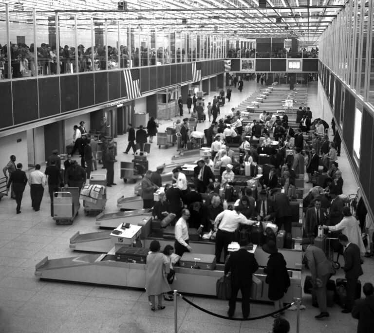 JFK Airport 70s Metropolitan Airport News