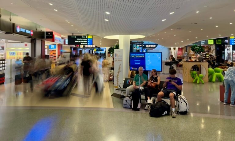 JFKIAT Enhances Passenger Experience at JFK T4 with Pilot of World’s First Mobility Cart Tracking Service JFKIAT T4 Mobility Cart Tracking Service