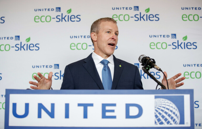 United to Cut Executive Staff JUNE WEB17 UNITED CUTS EXEC STAFF SCOTT KIRBY CEO Metropolitan Airport News