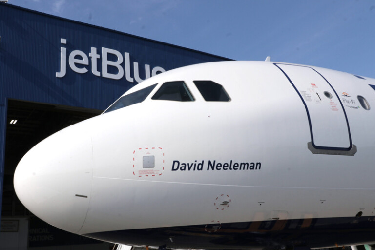 JetBlue Ushers in the Future of its Fleet as Airline Inaugurates First Airbus A321neo Aircraft and Honors Founder JetBlue-David-Neeleman-A321neo_Forward