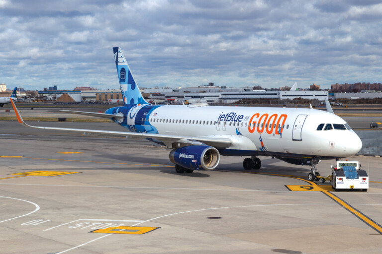 Jetblue Takes Steps to Become Carbon-Neutral JetBlue for Good Carbon Neutral Metropolitan Airport News