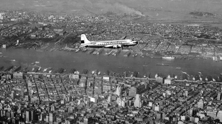 KLM Marks 75th Anniversary Flying Into New York KLM Marks 75th Anniversary Flying Into New York