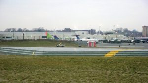 Over The Edge: How Safe Are LaGuardia’s ‘Short’ Runways? New York Airport LGA EMAS bed with side steps Metropolitan Airport News