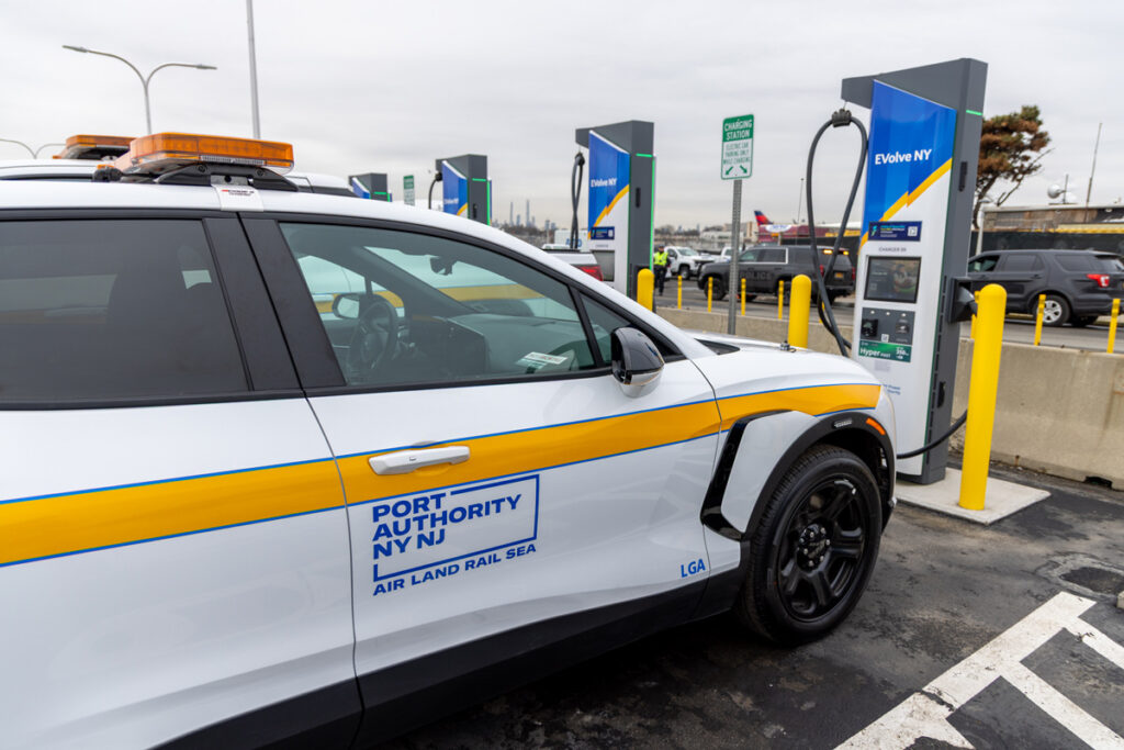 PANYNJ and NYPA Open 12 EV Fast Chargers LGA Airport New York Airport LaGuardia EV Chargers 4 Metropolitan Airport News
