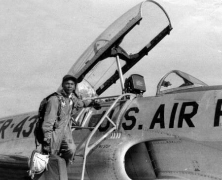 Les Morris – Proud to Stand On His Shoulders Les Morris and his T-33
