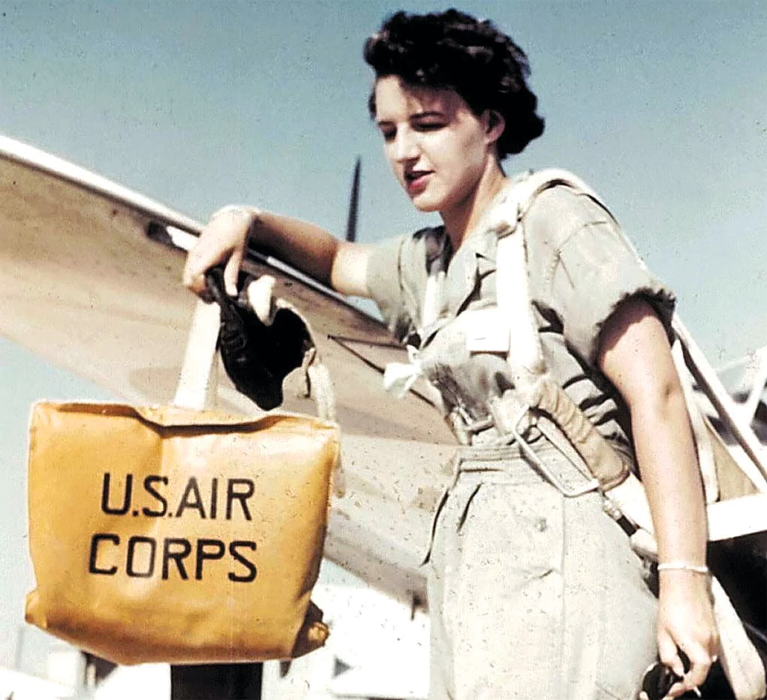 Lillian Yonally – A Life in Color Lillian Yonally