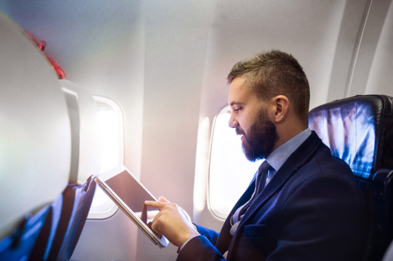 Airlines Must Make Mobile Commerce a Priority in Their Pursuit of Profits in 2017 Mobile Airline Passenger Metropolitan Airport News