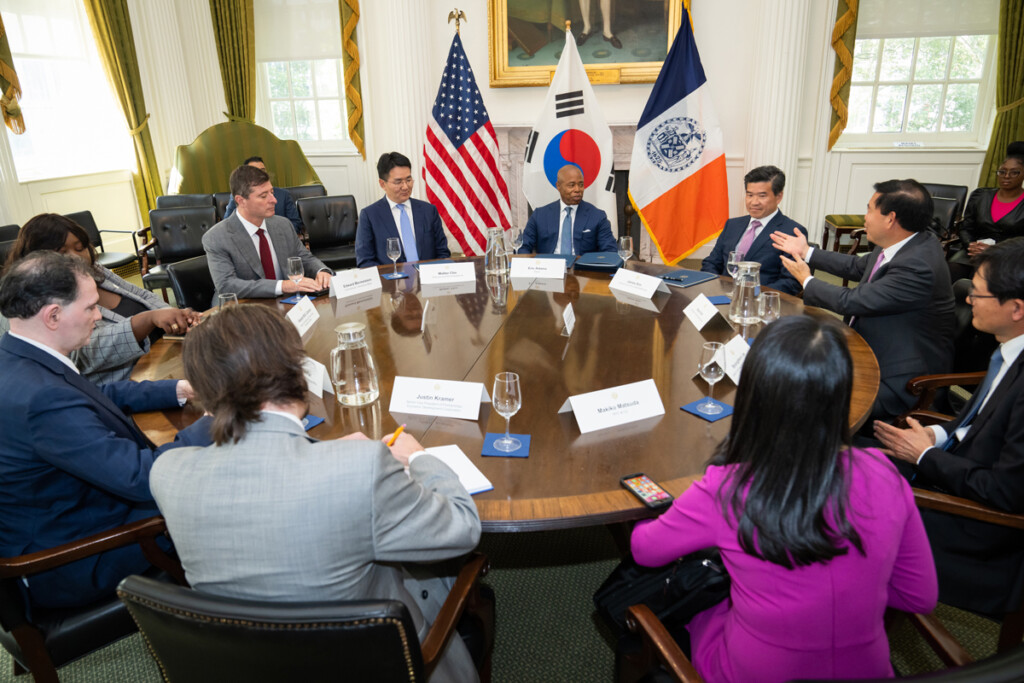 Mayor Eric Adams meets with AMCHAM Korea Chairman and CEO James Kim and Korean Air Chairman and CEO Walter Cho
