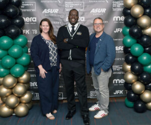 (L.-R.): Katie Bliss, Loycent Gordon, Raymond Ringston New York Airport (L.-R.): Katie Bliss, Loycent Gordon, Raymond Ringston