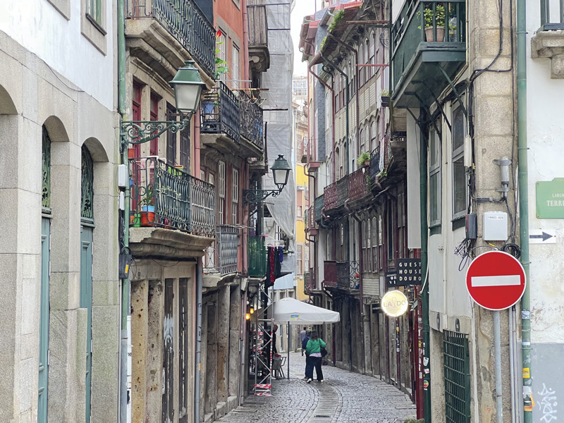 A One-Day Visit to Porto, Portugal New York Airport One Day Visit to Porto Portugal 4 Metropolitan Airport News