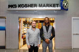 (L.-R.): PKS Kosher Market Business Development Manager, Allan Bailey and General Manager Frank Sanders. New York Airport (L.-R.): PKS Kosher Market Business Development Manager, Allan Bailey and General Manager Frank Sanders.