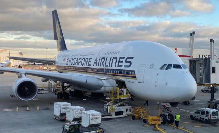 Singapore Airlines A380 Aircraft Returns to New York Singapore Airlines A380 Metropolitan Airport News