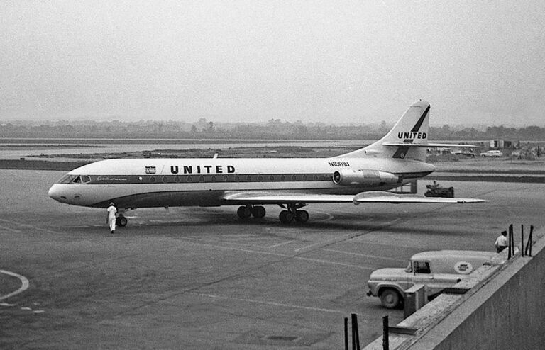 United Airlinesand La Belle Caravelle Sud Aviation SE 210 Caravelle VIRin United livery.