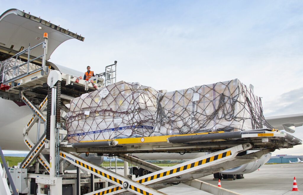 Korean Air Partners with Swissport On Air Cargo at New York JFK Korean Air partners with Swissport on air cargo at New York JFK