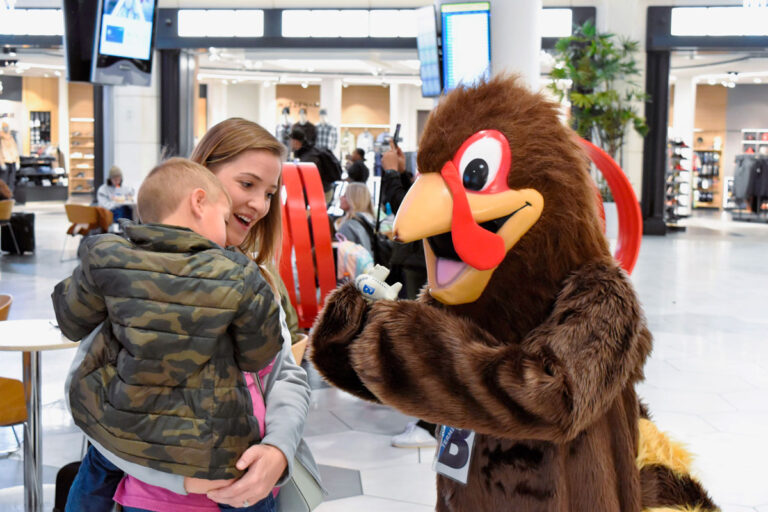LGA Terminal B Turkey Advocates for a Vegetarian Thanksgiving TerminalB Turkey Metropolitan Airport News