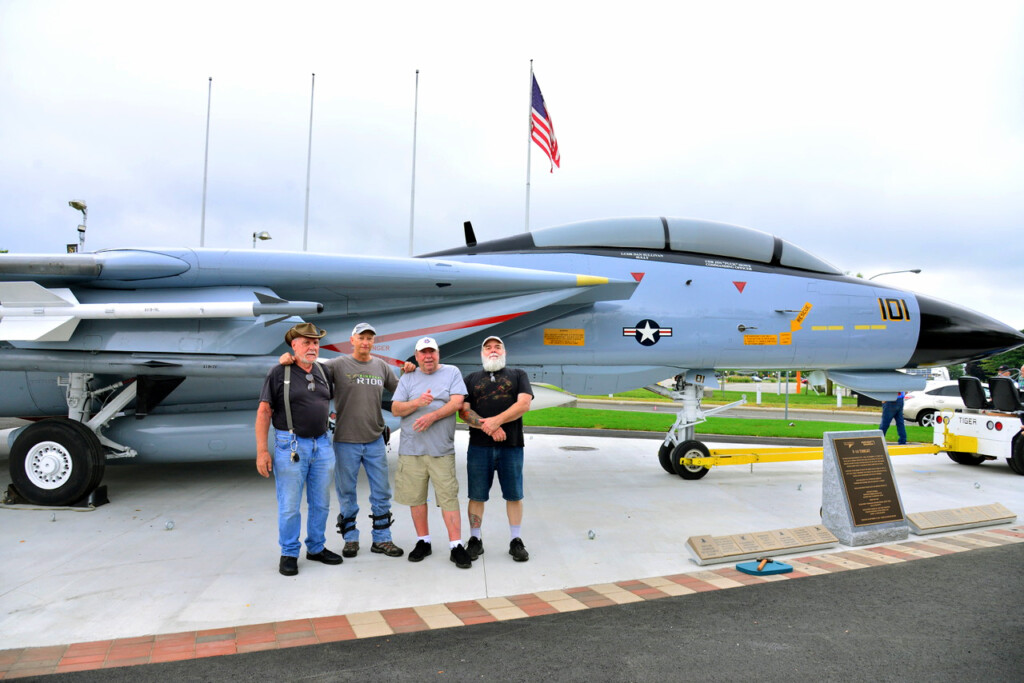 F-14D Tomcat ‘Felix 101’ Comes Home F-14D Tomcat ‘Felix 101’ Comes Home