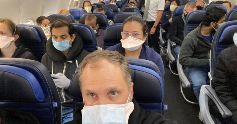 United Airlines Will Provide Masks and Hand Wipes to Passengers United Airlines Will Provide Masks and Hand Wipes to Passengers Metropolitan Airport News