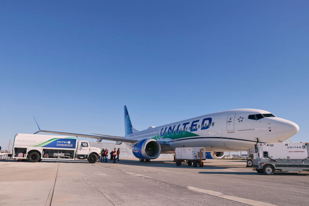 United SAF First Flight 1 Metropolitan Airport News