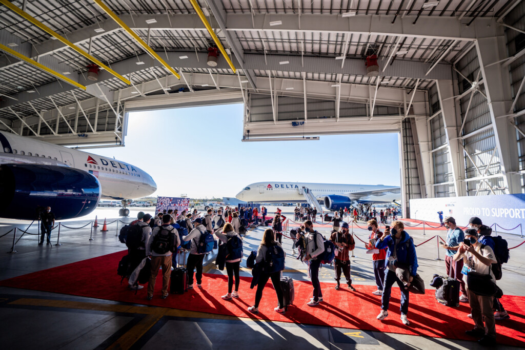 dal oly 22 sendoff 1741 0 Metropolitan Airport News